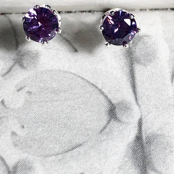 Alquimia Jewelry - Tiny tiny solitaire diamond style stud earrings purple